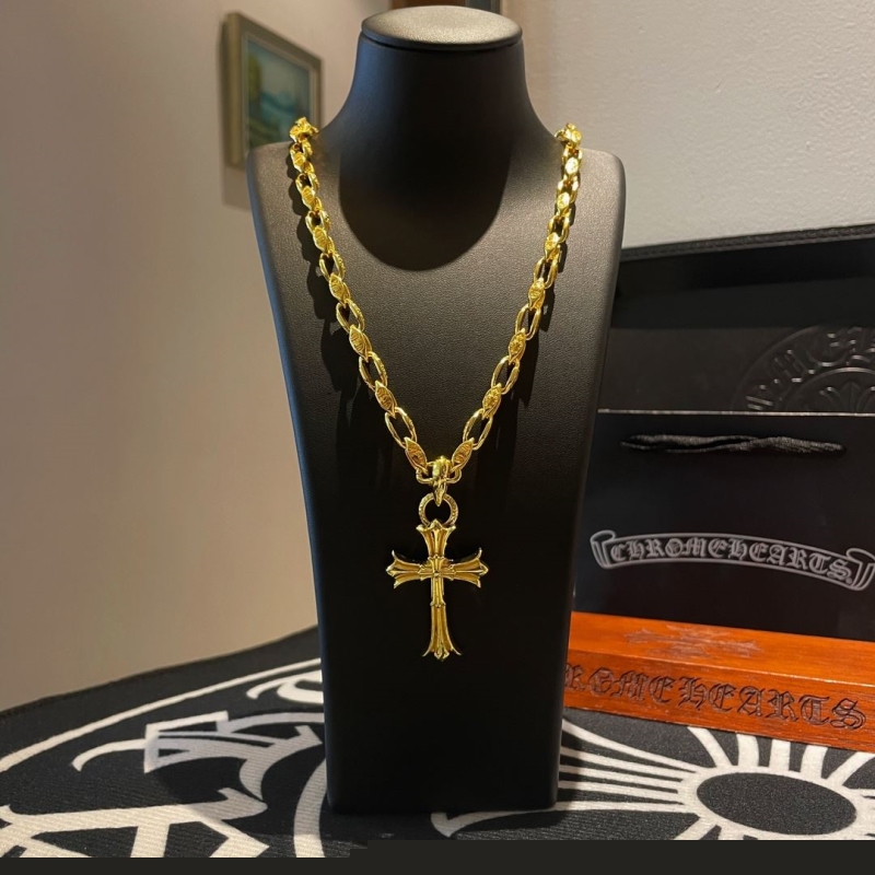 Ch**me He**ts necklaces